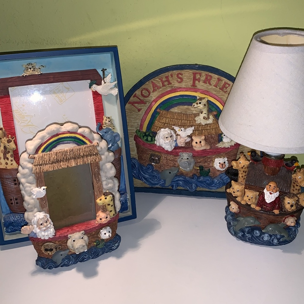 Young’s vintage Noah’s ark 4 piece bedroom decor bundle